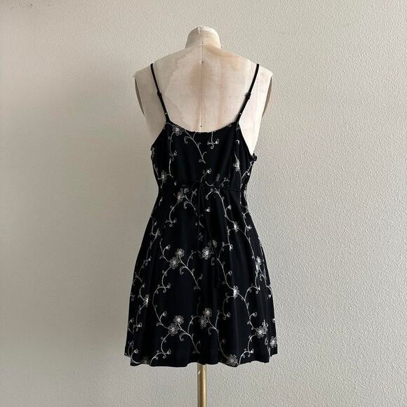 handmade black and white floral embroidery micro mini dress - Picture 3 of 8